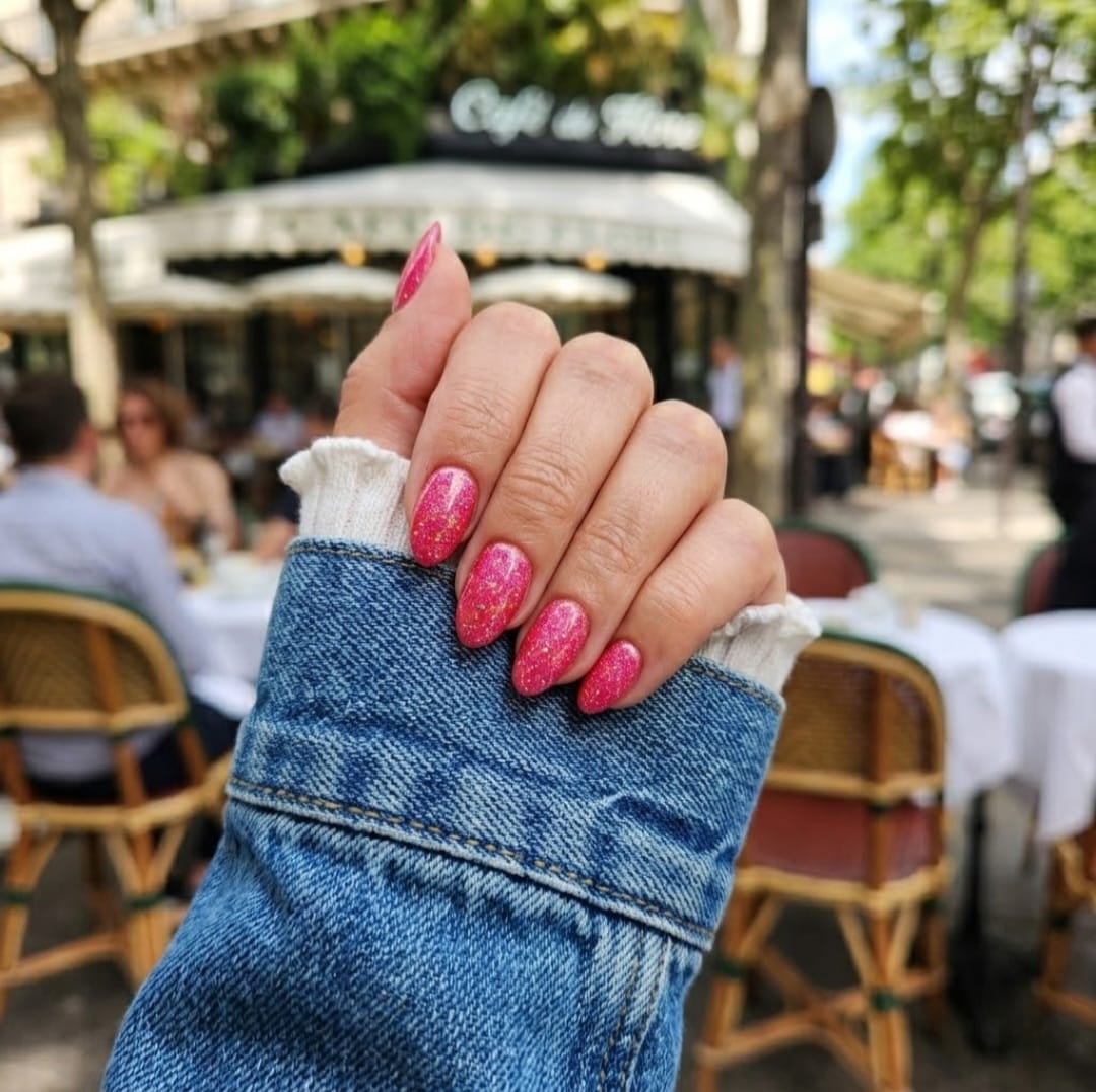 image Press-On Nails "Shy Pink Cat's Eyes" – Forme Rond XS Tany Mena